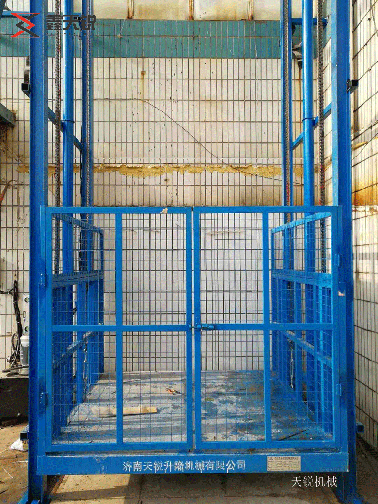 河南室外贴墙导轨式升降机